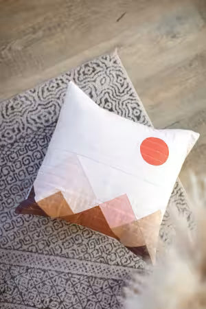 Quilts in Modern Color
From Stash Books
Amber Elliot