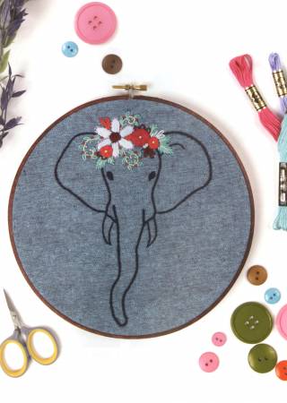 Animal Embroidery Workbook - Step By Step Techniques and Patterns From Landauer By Jessica Long