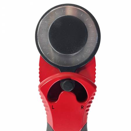 The Creative Grids® 45mm rotary cutter is designed with you in mind. The sleek red metal body adds weight to the cutter so less pressure is required when cutting fabric. The cushioned comfort grip is designed to fit your hand, reducing slips and muscle fatigue.