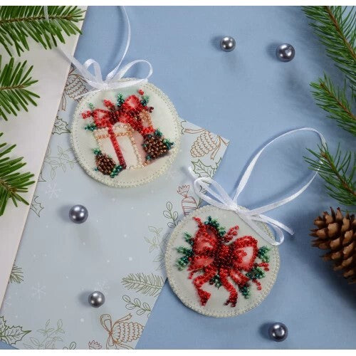 New Year's Gift Beaded Embroidery Kit From Abris Art
Number of colors: 10
Number of beads: 605 pcs
Picture size approx: 2.5" x 2.5"