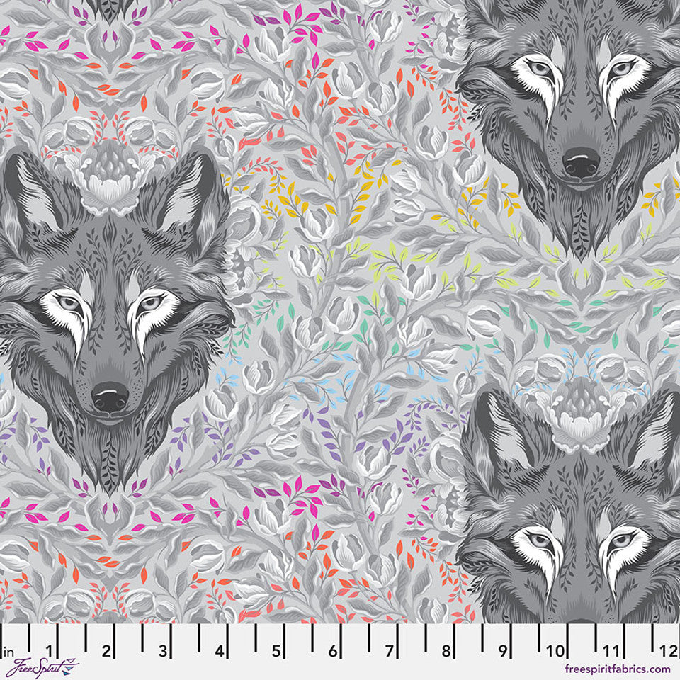 Wolf of Pink Street - Fog
From Free Spirit
By Tula Pink
Grayworks Collection
100% Cotton
43/44"