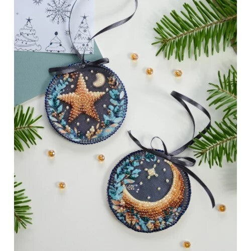 Star Shine Beaded Embroidery Kit 
Designed and produced in Ukraine with love! Always yours, Abris Art.
Number of colors: 7
Number of beads: 658 pcs
Picture size approx: 2.5" x 2.5"
