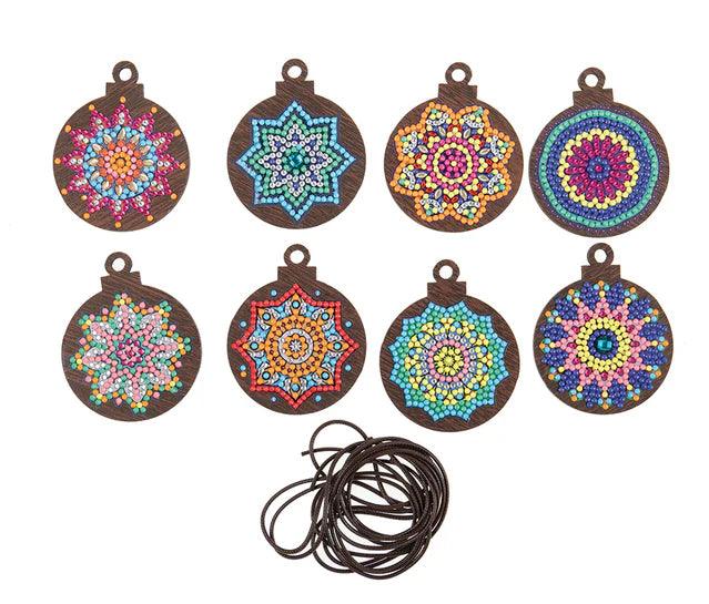 Crystal Art Hanging Mandala Deco Kit-Includes:
8 Decoration-Pre-sorted bags of crystals-Pick-up pen-Tray-Jelly wax-Instructions